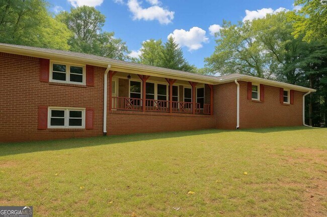 Building Photo - 3155 Oak Dr