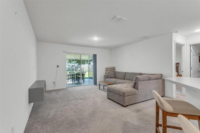 Building Photo - 159 Persimmon Dr