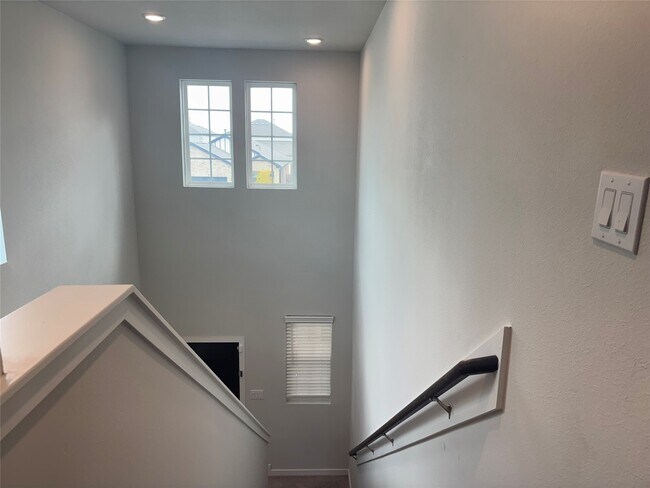 Building Photo - 5735 Blue Grama Dr