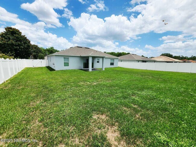 Building Photo - 27 Farmsworth Dr