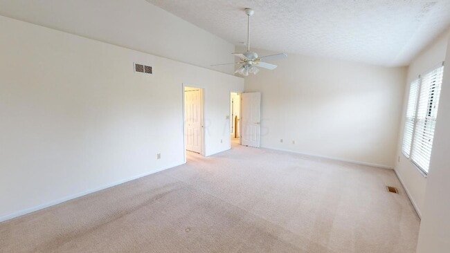 Building Photo - 6498 Ringsend Ct