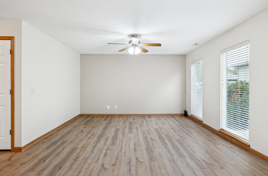 Building Photo - 8743 Remi Dr