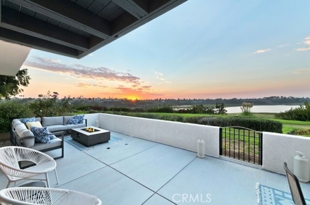 Building Photo - 303 Esperanza