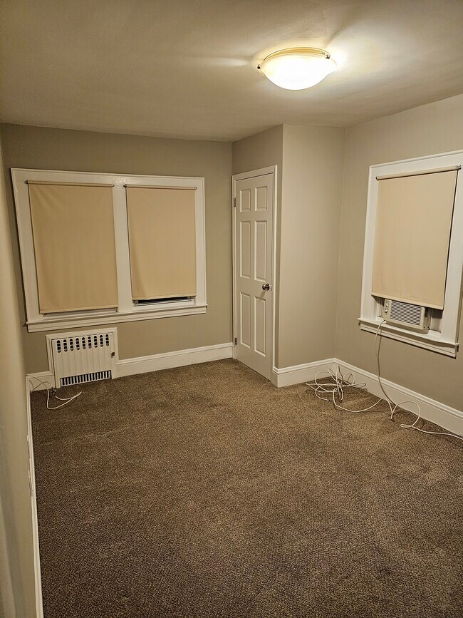 Building Photo - 28 Hartwell Pl