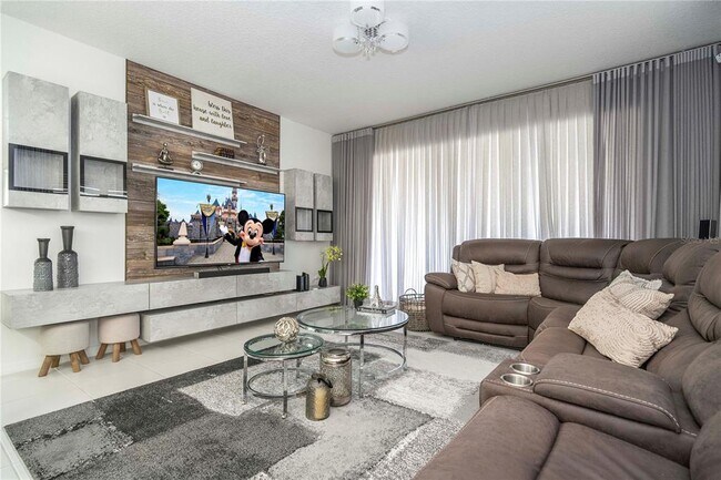 Building Photo - 15205 Shonan Gold Dr