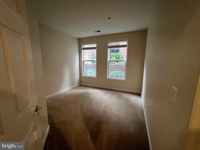 Building Photo - 1320 N Wayne St