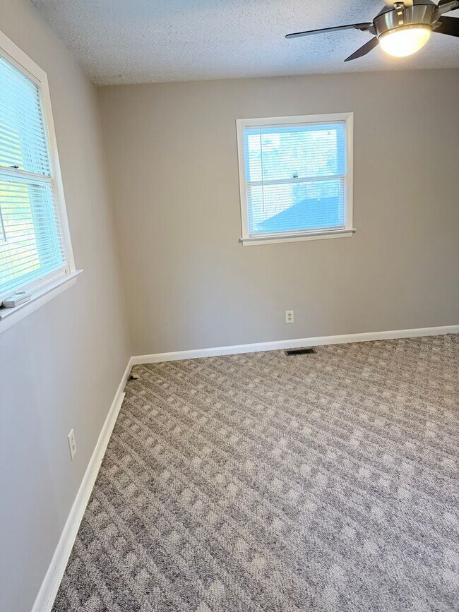 Building Photo - Spacious 3 Bed, 2 Bath Home in Arden With Large Finished Basement - Available Now!