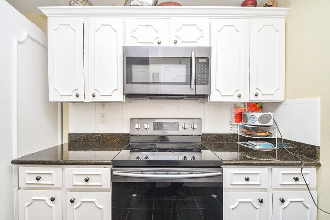 Building Photo - 5050 Ambassador Way