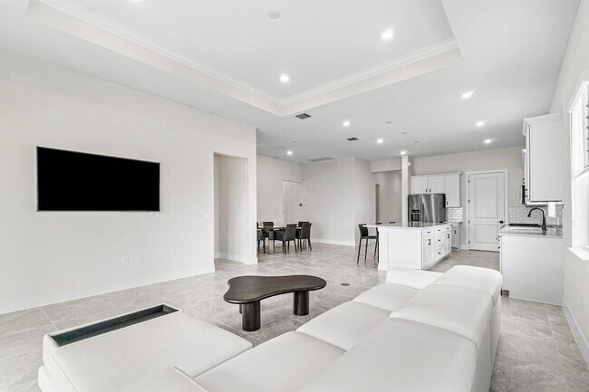 Building Photo - 12325 Frontline Ln