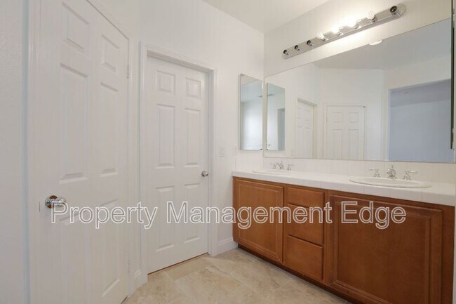 Building Photo - 31804 Bottle Brush St