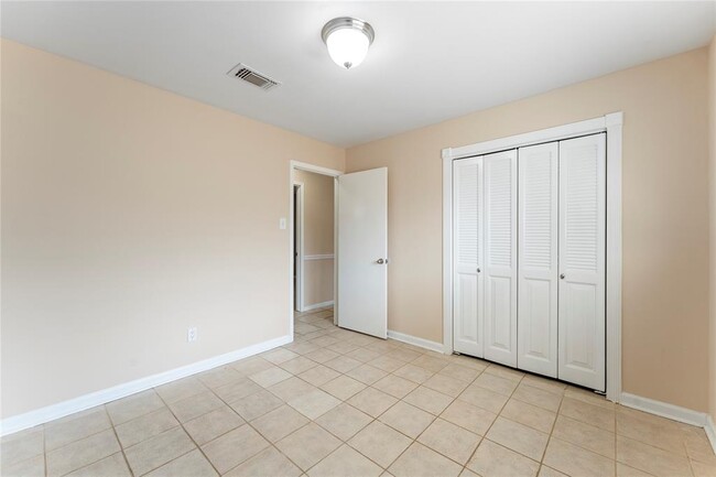 Building Photo - 1326 Kappa St