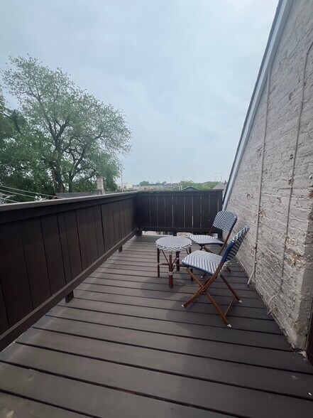 deck floor 2 - 2114 W Lyndale St