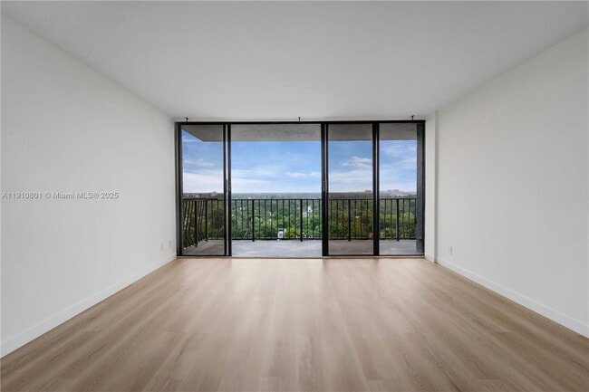 Primary Photo - 780 NE 69th St