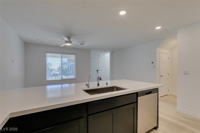 Building Photo - 6254 Foxes Dl St