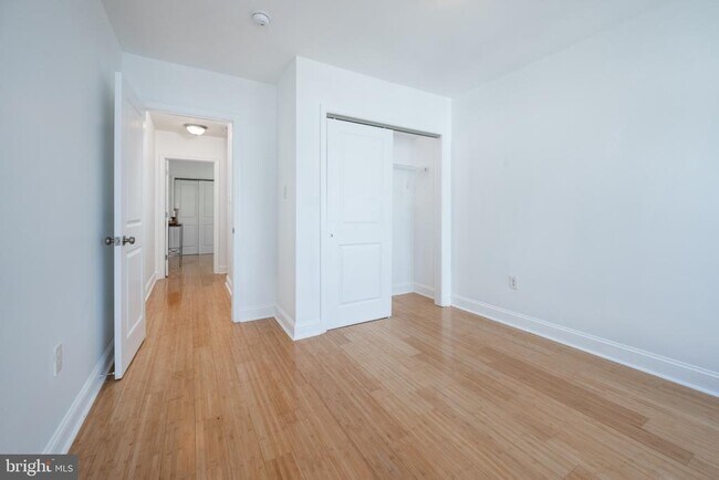 Building Photo - 2102 Berges St