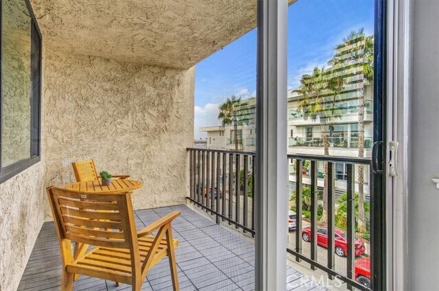 Building Photo - 1140 E Ocean Blvd