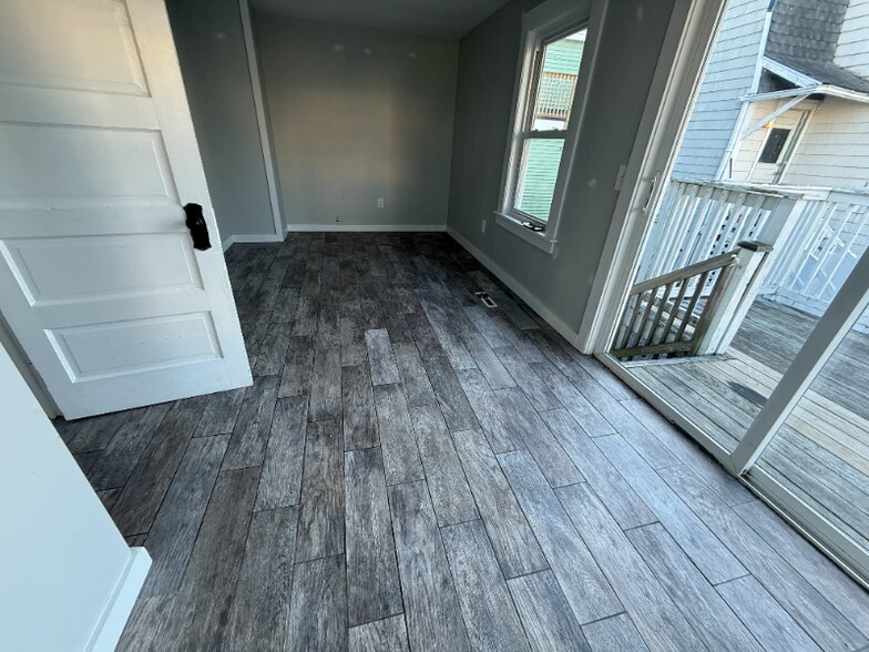 Building Photo - 140 Ashworth Ave