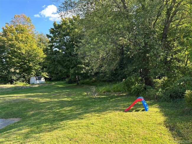 Building Photo - 102 Overocker Rd