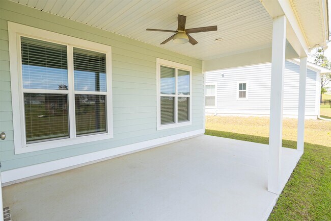 Building Photo - 165 Benoit Cir