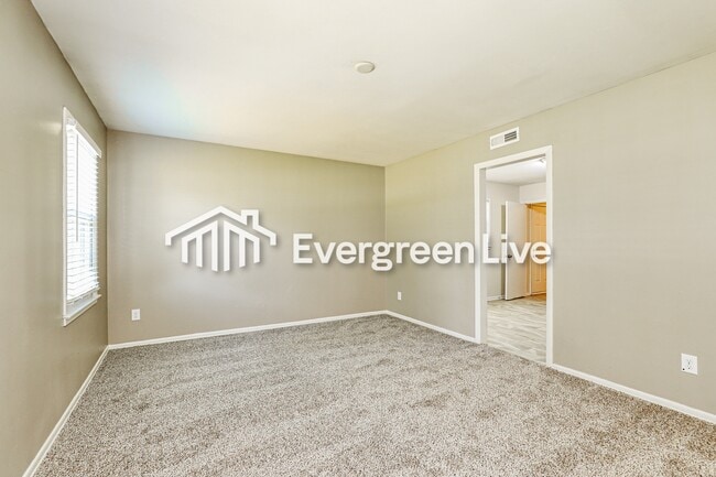 Building Photo - 4302 Vincent St