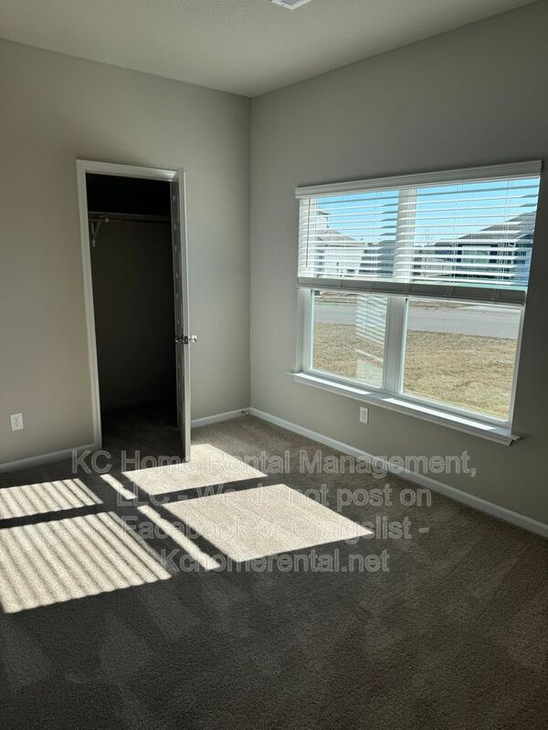 Building Photo - 8029 SE 6th Terrace