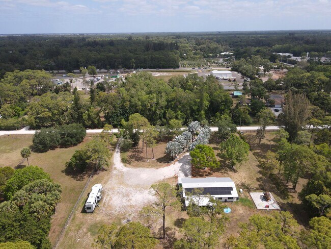 Building Photo - 13624 Farley Rd