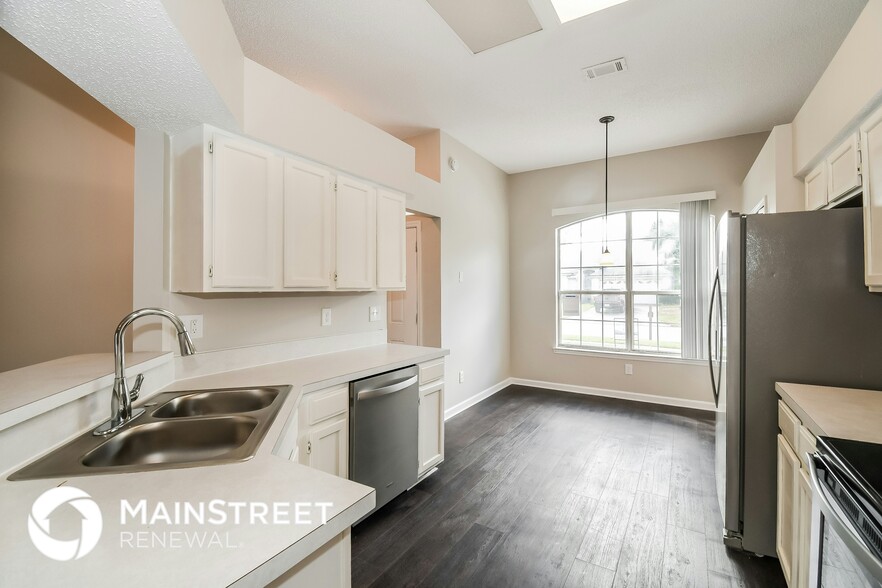 Building Photo - 8965 Bridgecreek Dr W