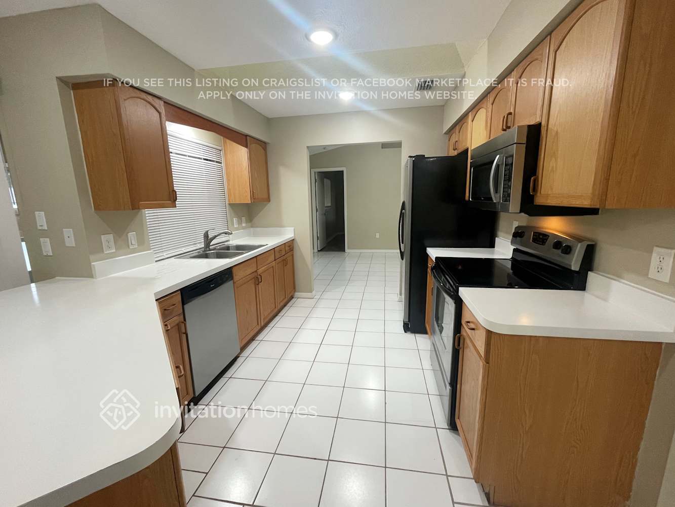 Building Photo - 385 Atwater St