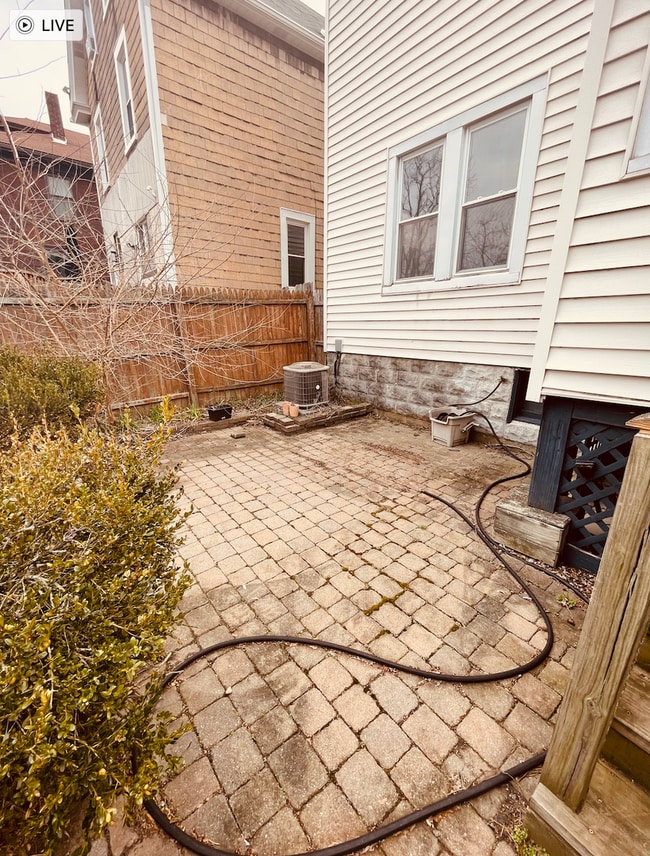 Building Photo - 2 Bed 1 Bath- Pittsburgh Pa