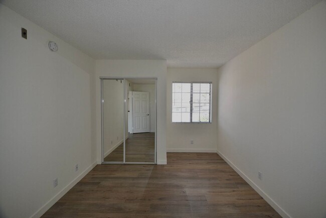 Building Photo - 11416 Albers St