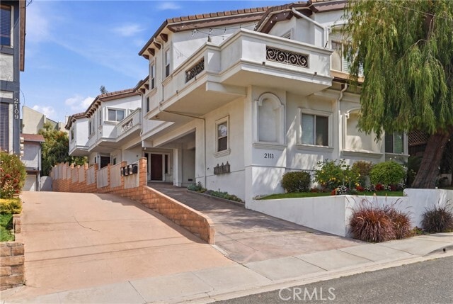 Building Photo - 2111 Carnegie Ln