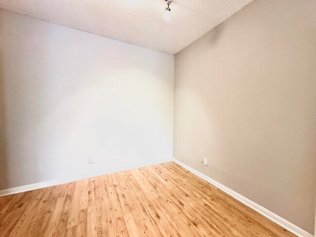Building Photo - 641 Cypress Lake Blvd