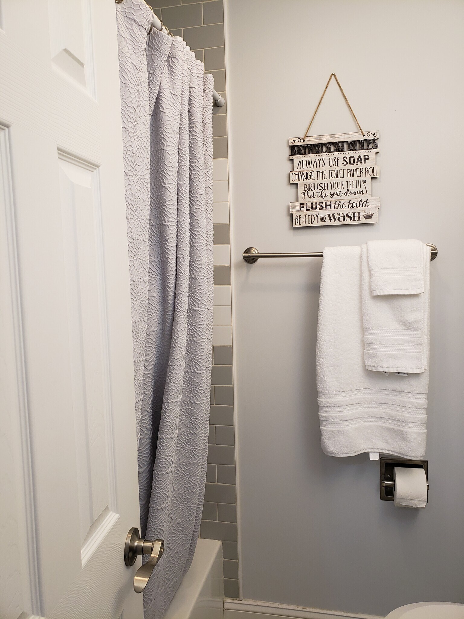 Main bathroom - 5 Downing St
