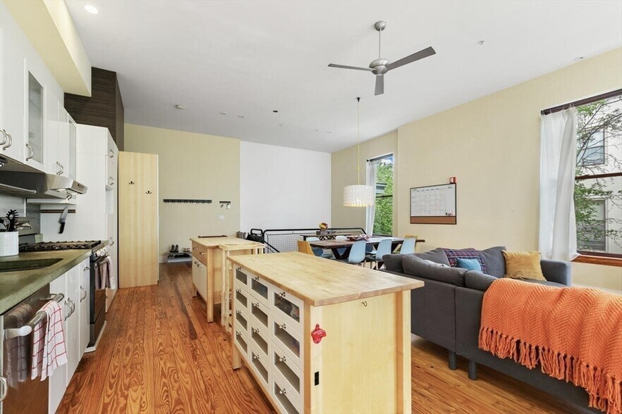 Building Photo - 87 Brookside Ave