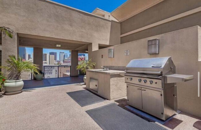 Building Photo - 1 bed/1 bath condo unit