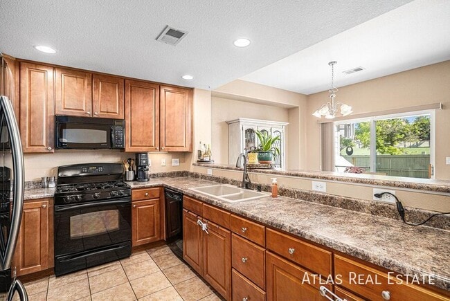 Building Photo - 23235 York Ave