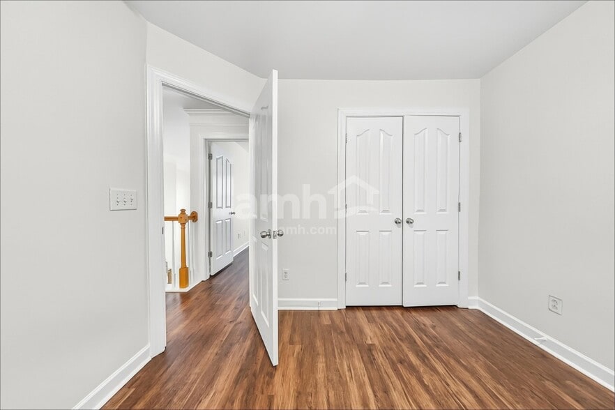 Building Photo - 2881 Island Point Dr NW