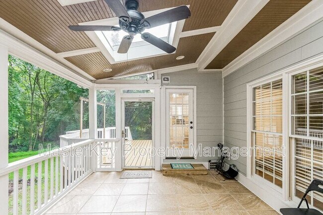 Building Photo - 105 Woodshire Ln