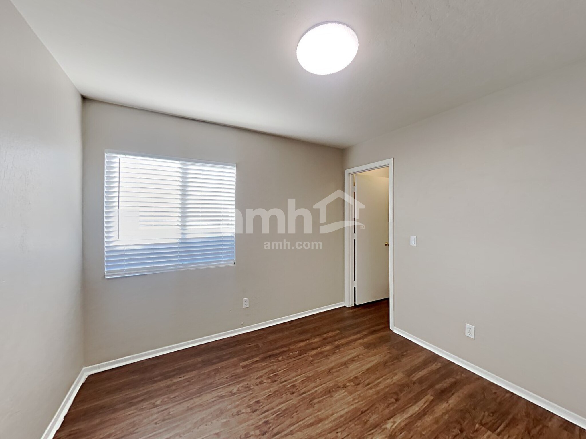 Building Photo - 11940 W Charter Oak Rd