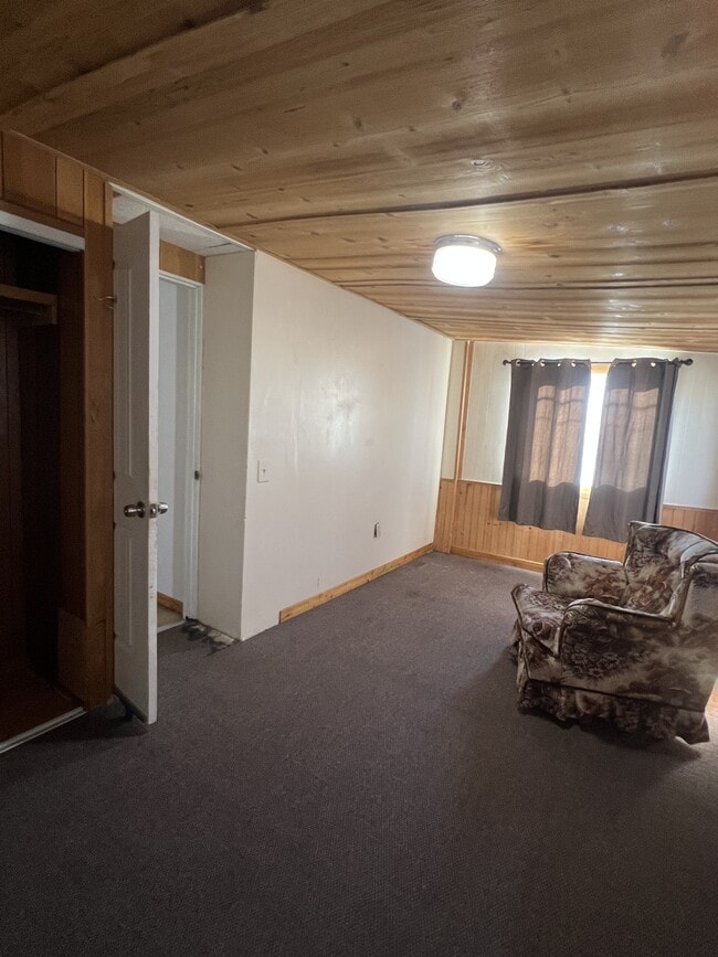 Building Photo - 1565 Ray's Rd