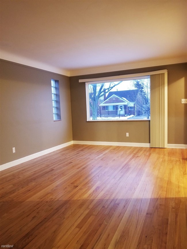 Building Photo - 22755 Courtland Ave