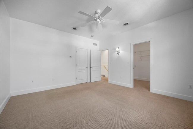 Building Photo - 243 Carron St