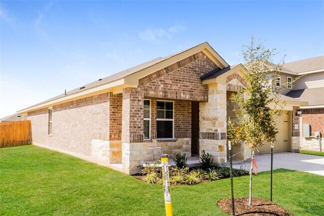 Building Photo - 1003 Round Bale Rd