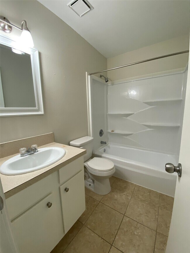 Building Photo - 130 Oyster Creek Dr