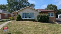 Building Photo - ?? Spacious 3BR Ranch | District 57 & Pros...