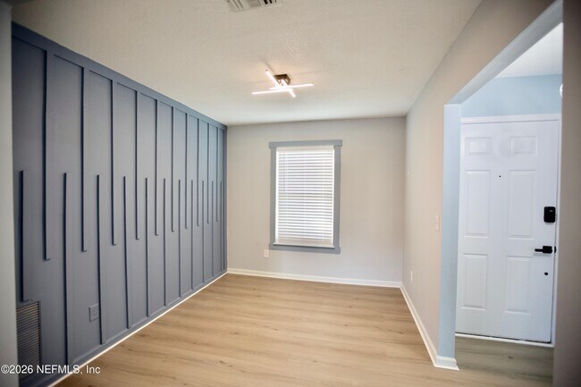 Building Photo - 3542 Sheldrake Dr