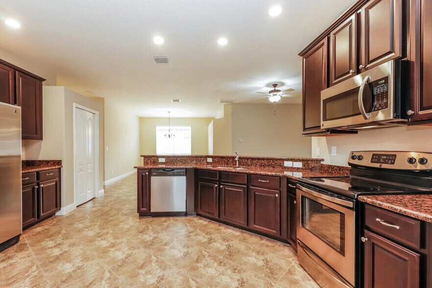 Building Photo - 12307 Cricklewood Dr