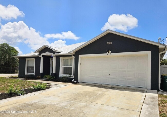 Building Photo - 4855 Balfern St