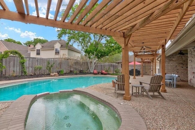 Building Photo - 4820 Ashland Ln