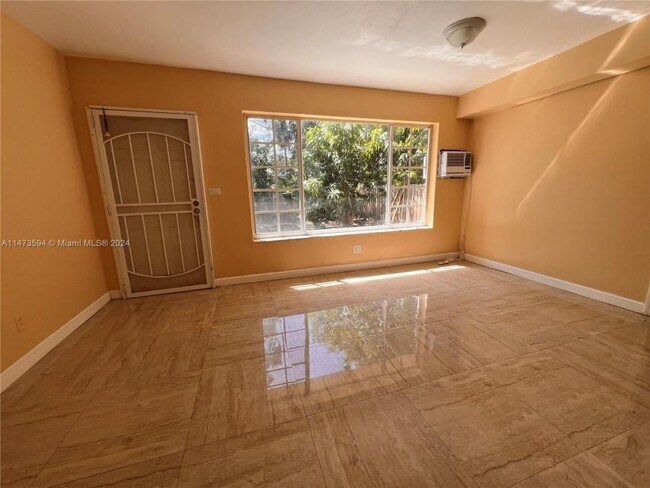 Building Photo - 3 bedroom in North Miami FL 33161